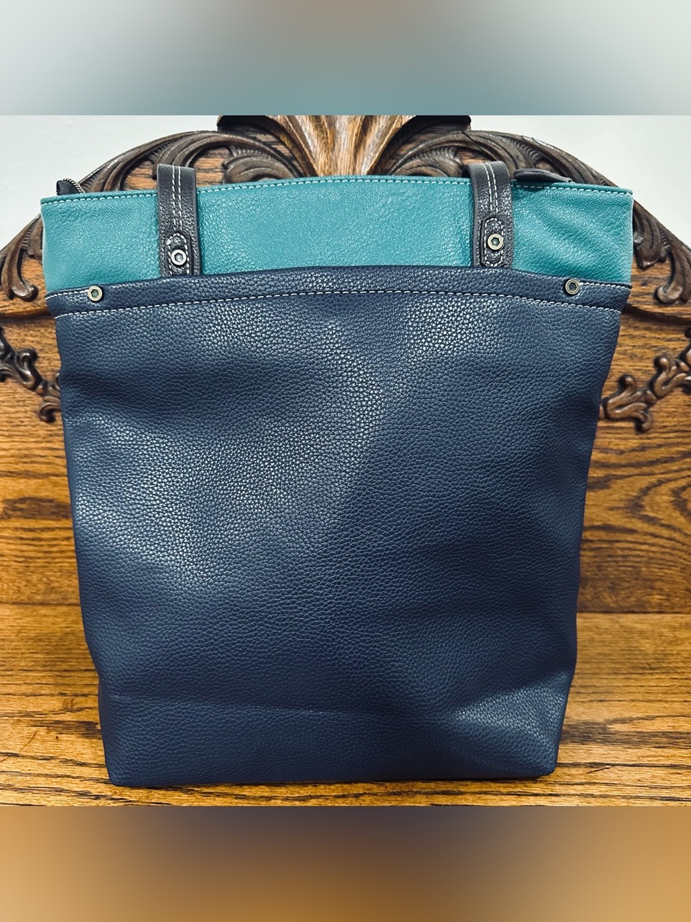 Chala Navy & Teal Flip-Flop Tote NWT - Picture 2 of 15